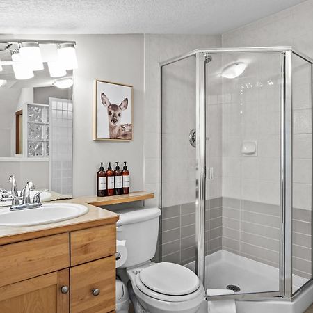 Charming 1 Bdrm Plus Loft With Views Managed By Little Sister Getaways Canmore Exterior foto